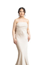 VESTIDO LARGO NUDE MOÑO